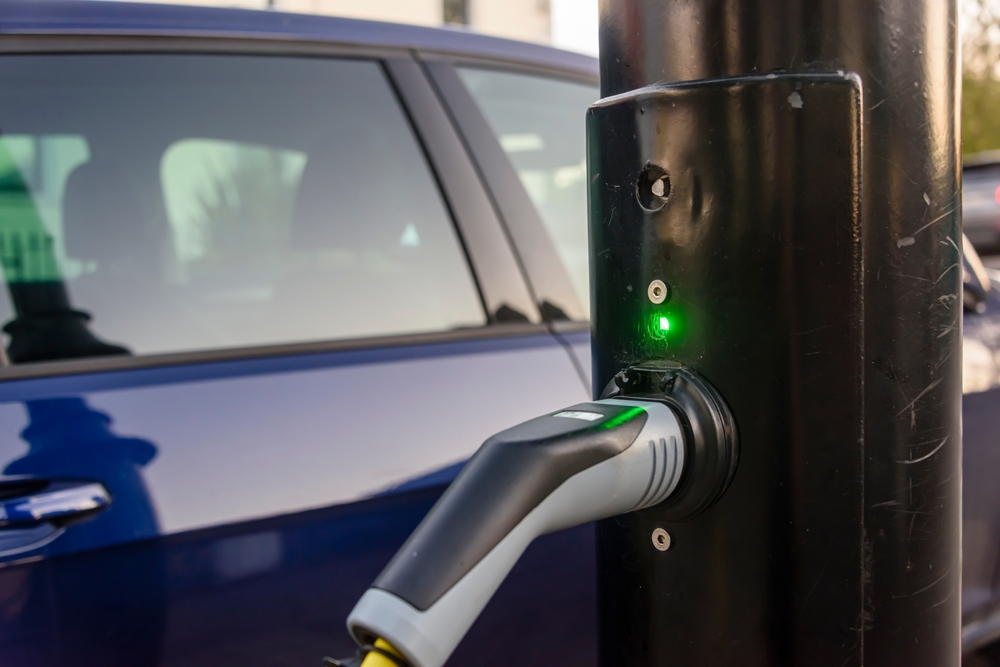 Enabling Scalable Lamppost EV Charging